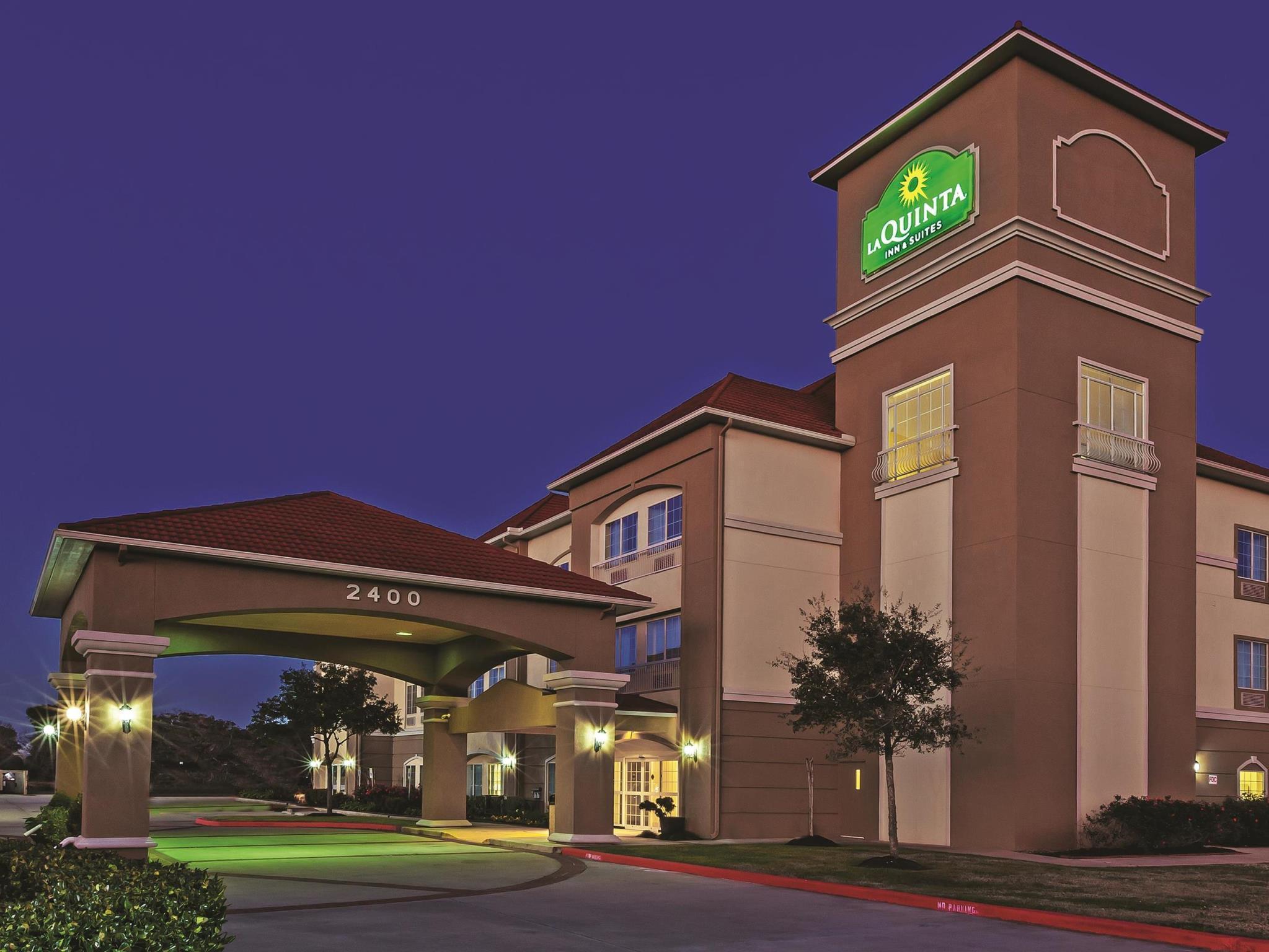 La Quinta By Wyndham Angleton Hotel Bagian luar foto
