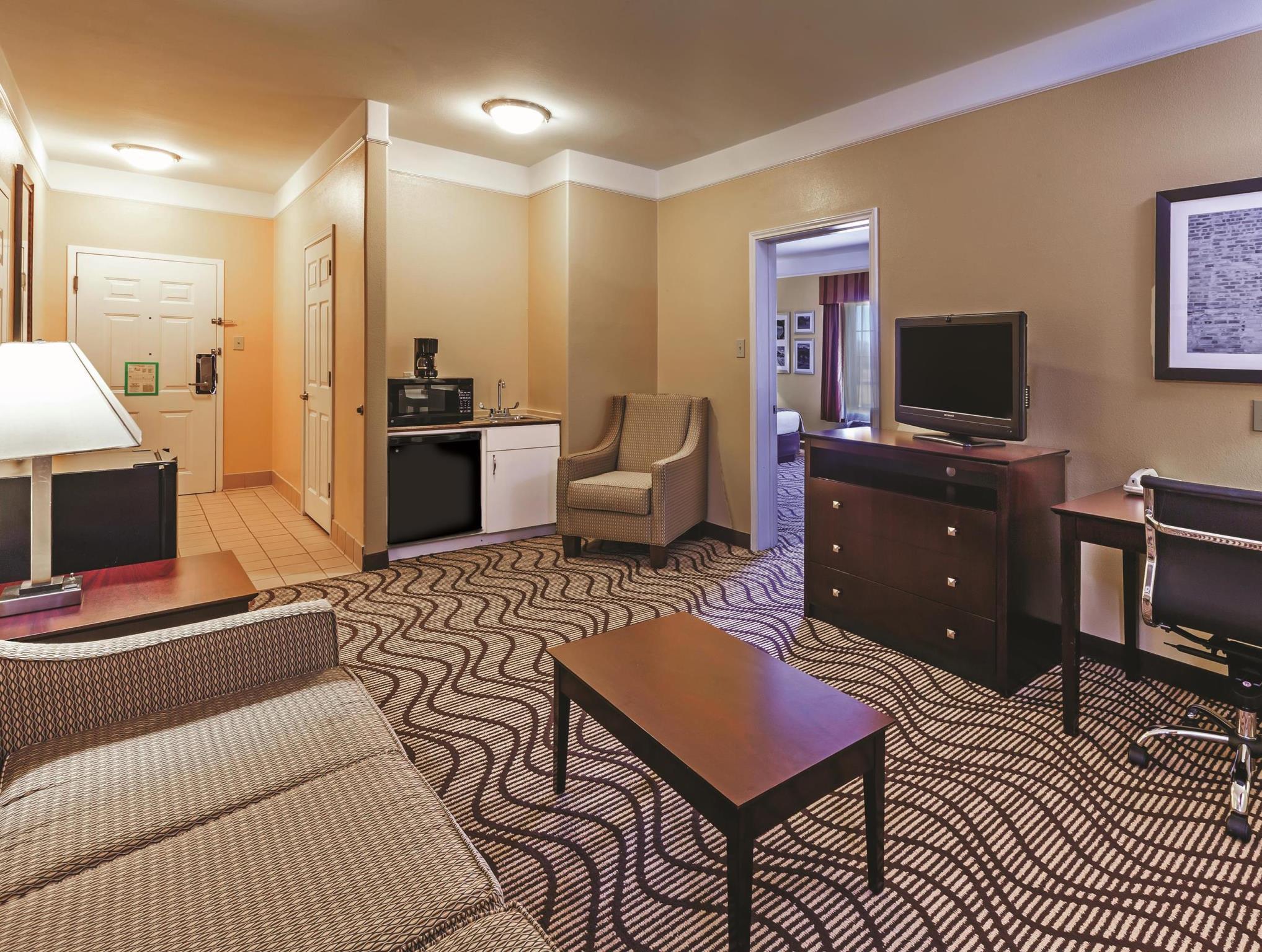 La Quinta By Wyndham Angleton Hotel Bagian luar foto