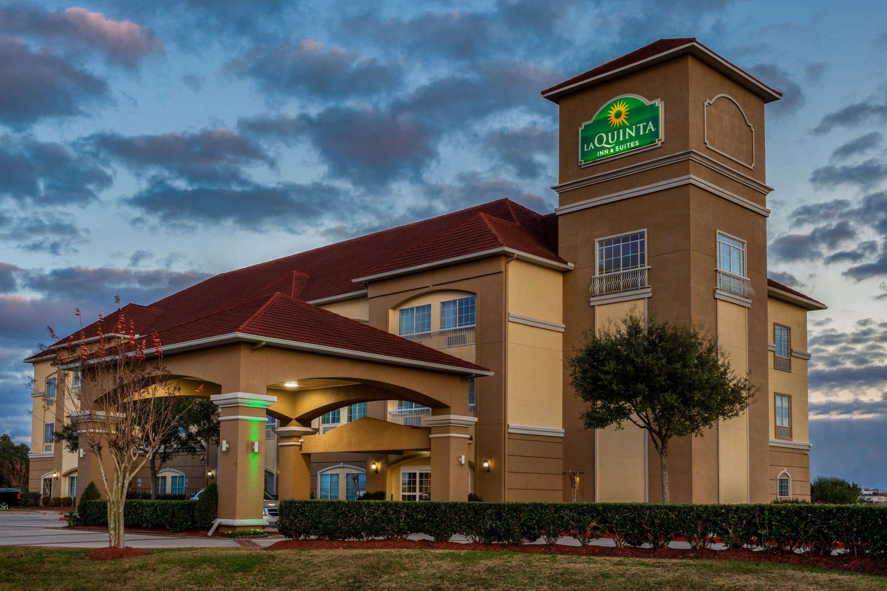 La Quinta By Wyndham Angleton Hotel Bagian luar foto