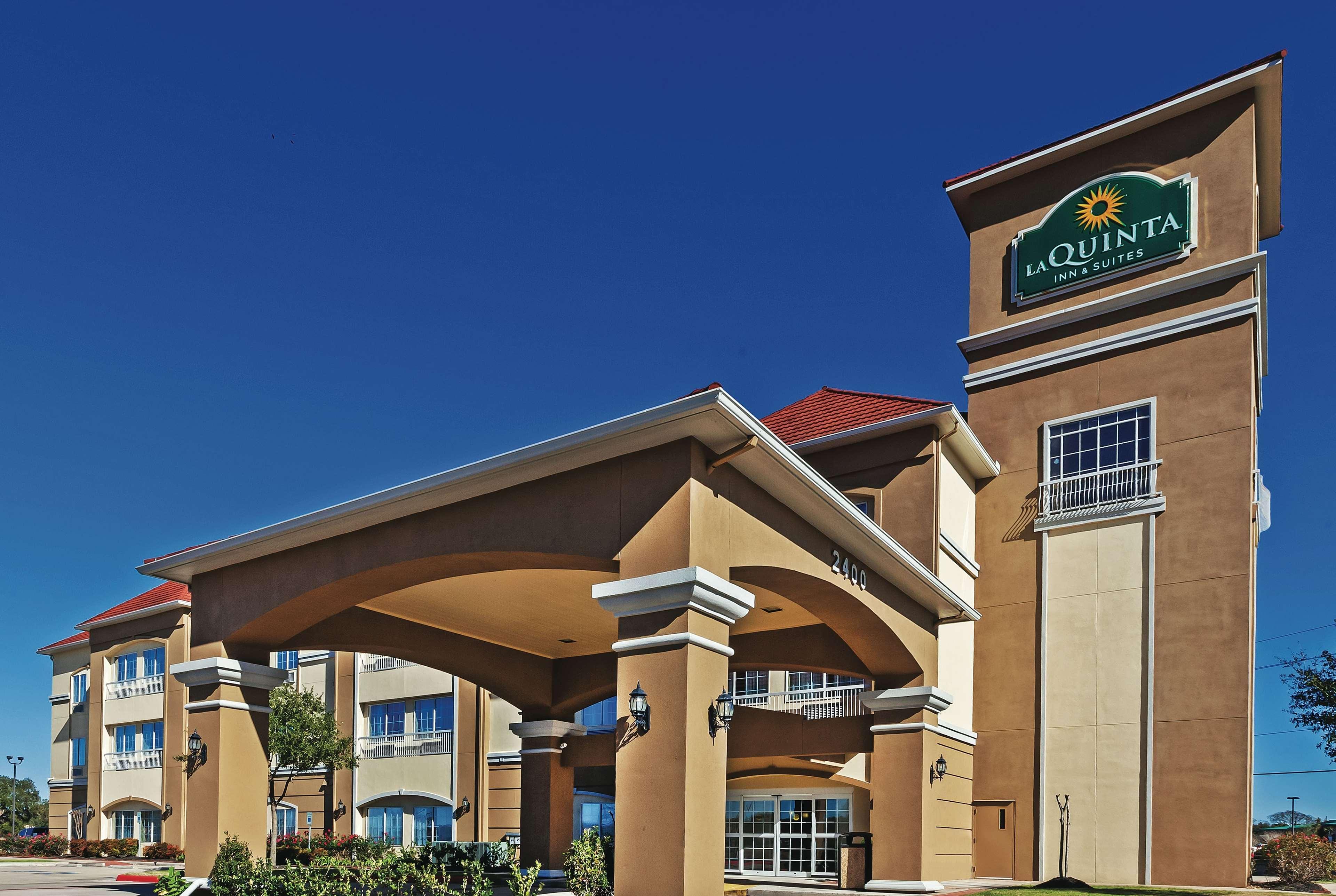 La Quinta By Wyndham Angleton Hotel Bagian luar foto