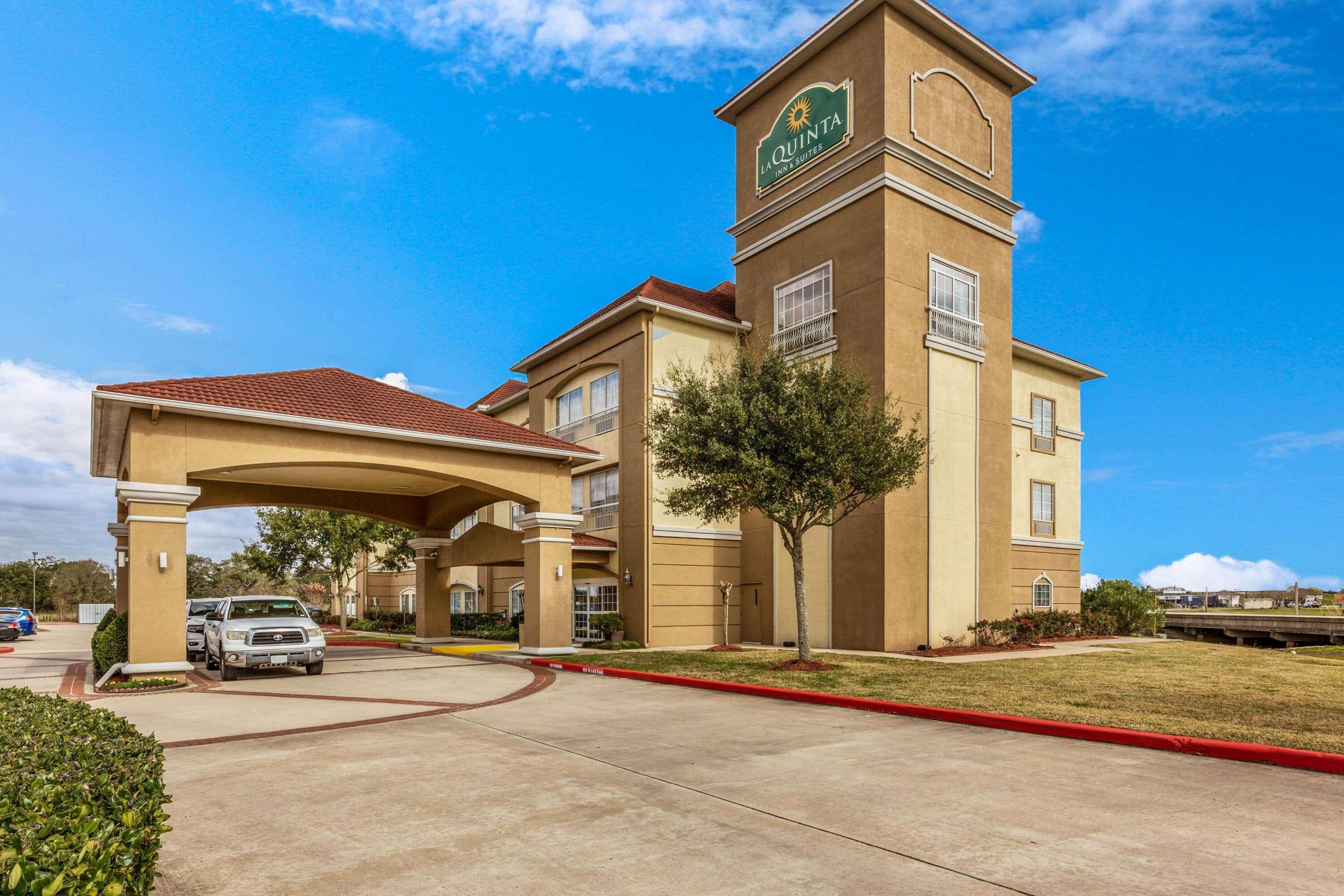 La Quinta By Wyndham Angleton Hotel Bagian luar foto