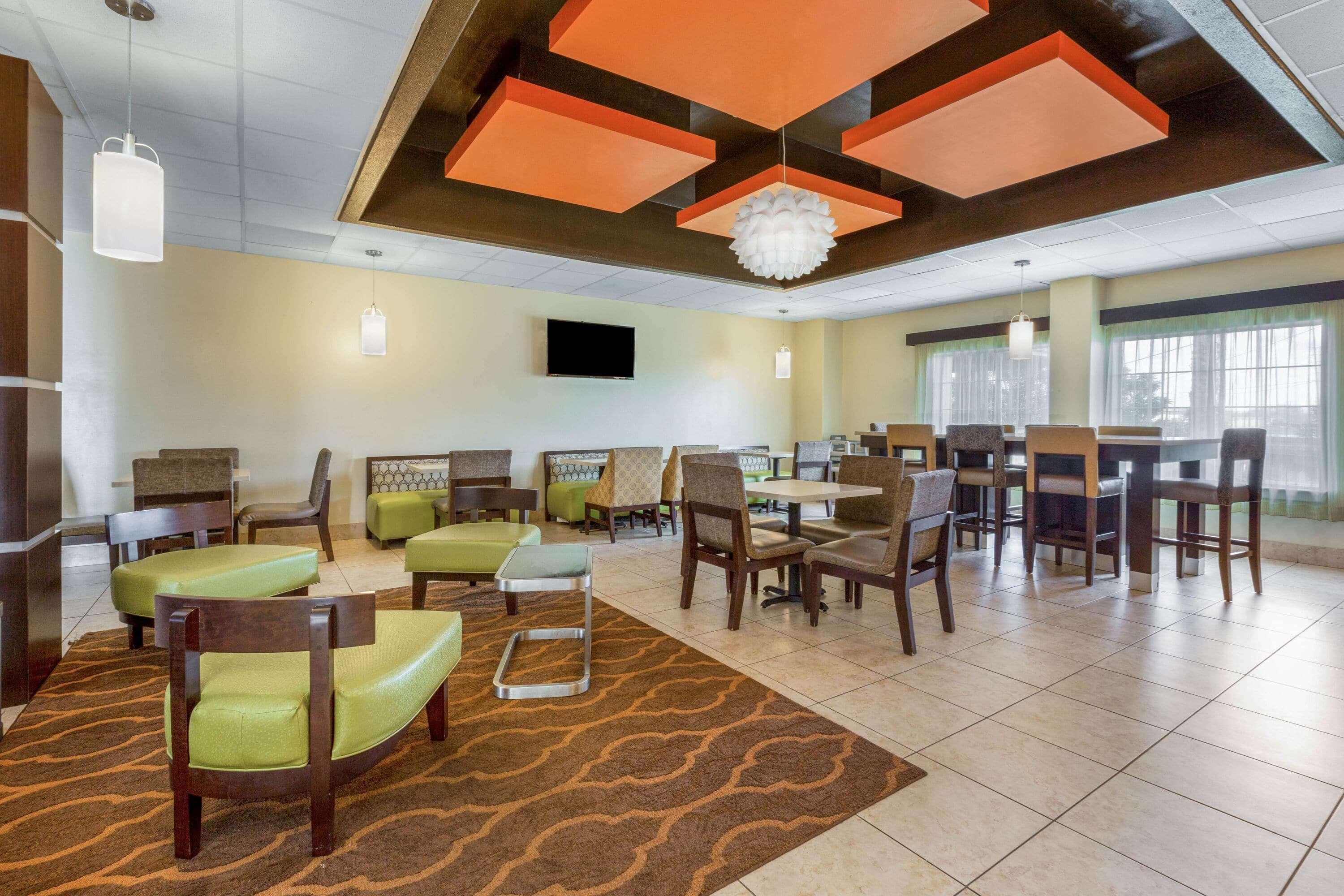 La Quinta By Wyndham Angleton Hotel Bagian luar foto