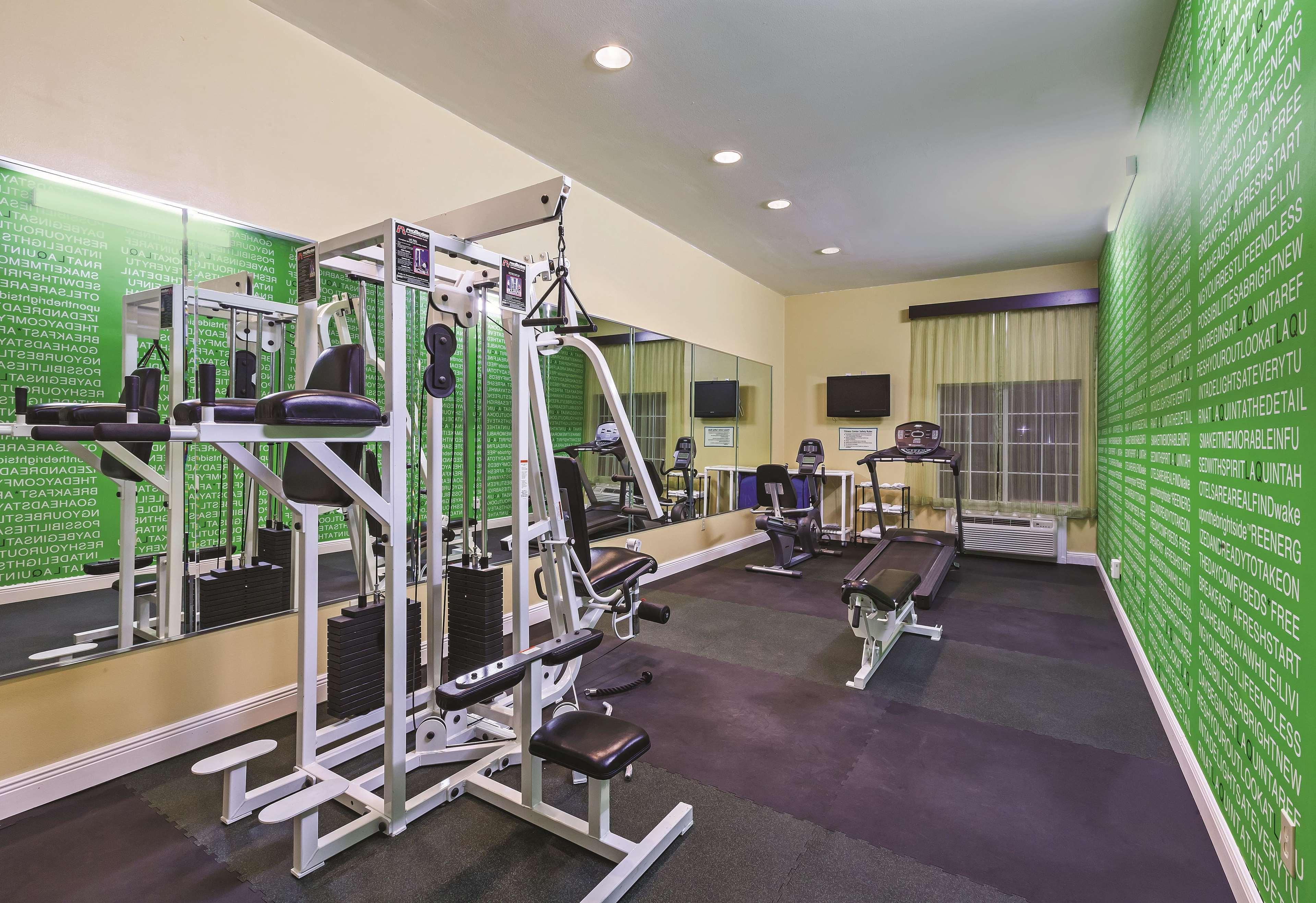 La Quinta By Wyndham Angleton Hotel Bagian luar foto