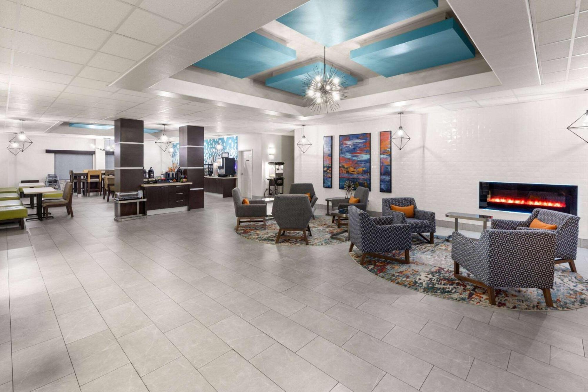 La Quinta By Wyndham Angleton Hotel Bagian luar foto